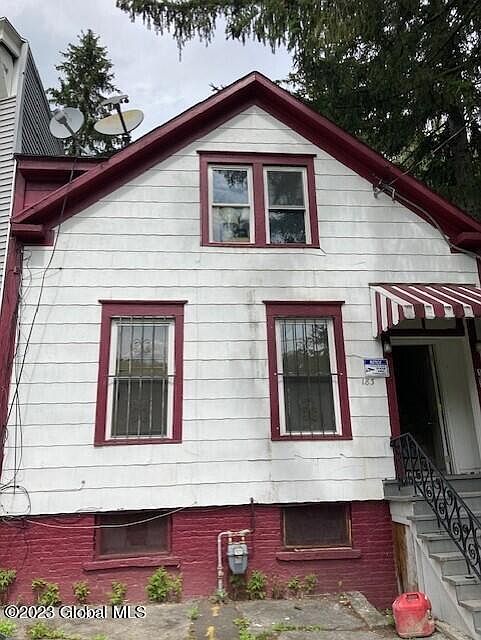 1st image of 183 3rd Avenue