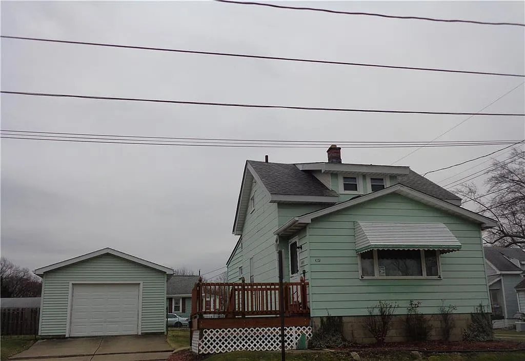 3001 Rose Ave photo 1