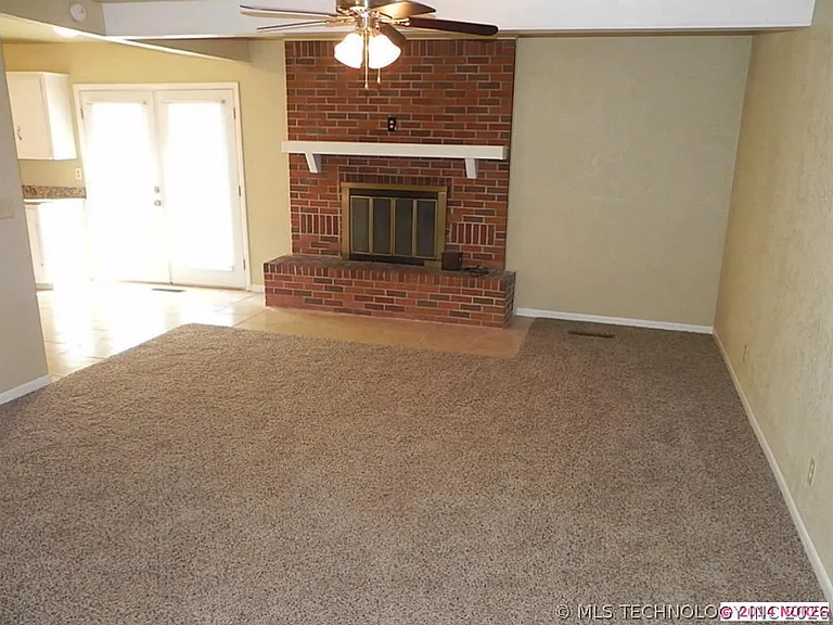 7827 Marilyn Ln — Photo 6