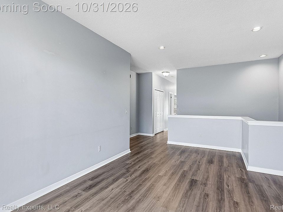 41772 Independence Dr, photo 9