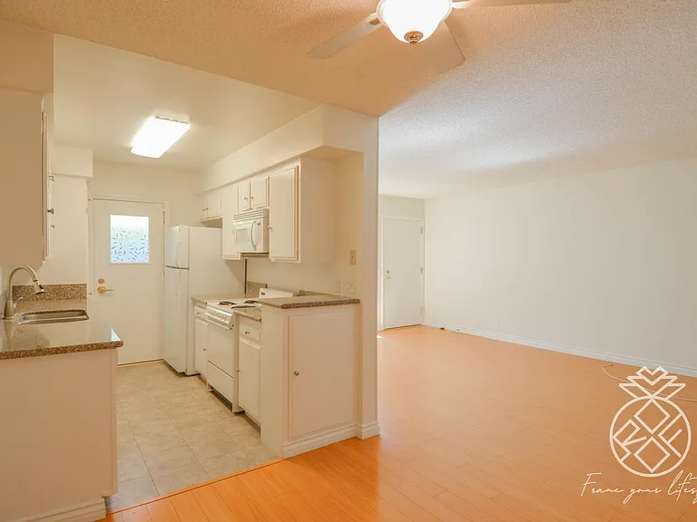7607 Saint Bernard St #3 — Photo 9