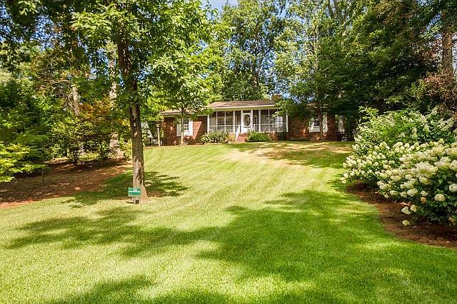 1st image of 105 Lakemont Dr