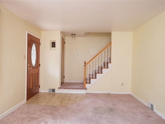 2nd image of 18 W Bruceton Rd