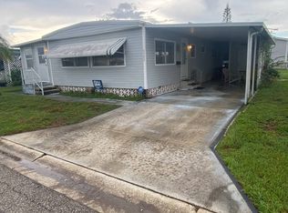 6502 Maui Dr, Bradenton, FL 34207
