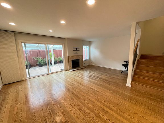 2nd image of 3000 Caminito Carmel Lndg