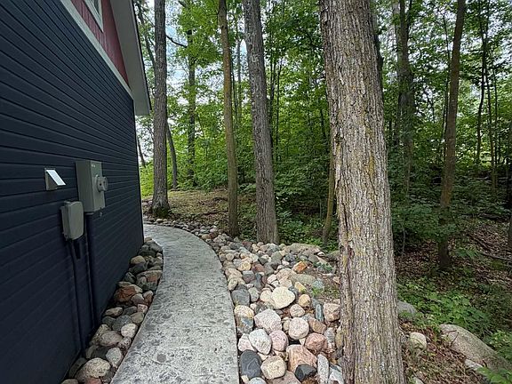 4th image of 28572 Golf Course Cir