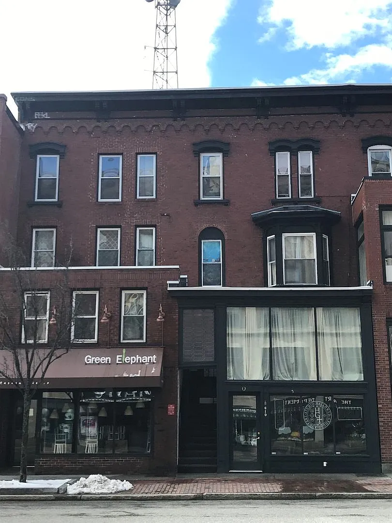 "610" on Congress St.-Newer Studio apt with 1 Bath $1,470.00 Heat & H20 included available 09/01/26 — Photo 2