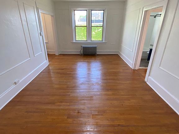 4th image of 7 Saint Lukes Pl #11154922