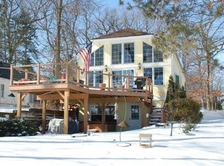 W296N2222 Glen Cove Rd, Pewaukee, WI 53072