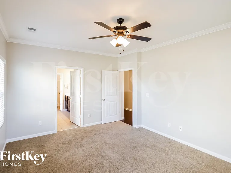 7009 Elm Crest Cir — Photo 8