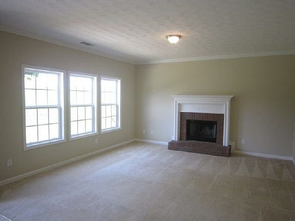 5th image of 902 Martin Forest Ct
