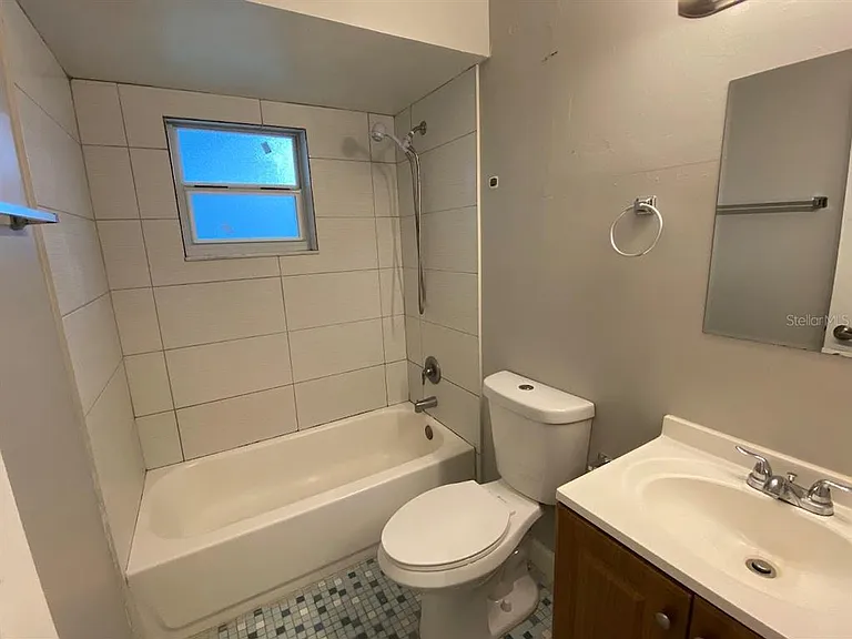 114 Eaton St #3 — Photo 12