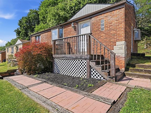 3rd image of 626 Perrilyn St