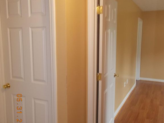 4th image of 219 Highland Blvd