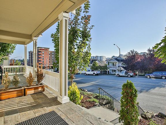 3rd image of 3018 W Marine View Dr Unit A