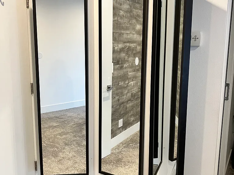 Master (primary) 3-Way Mirror for those TMI moments.