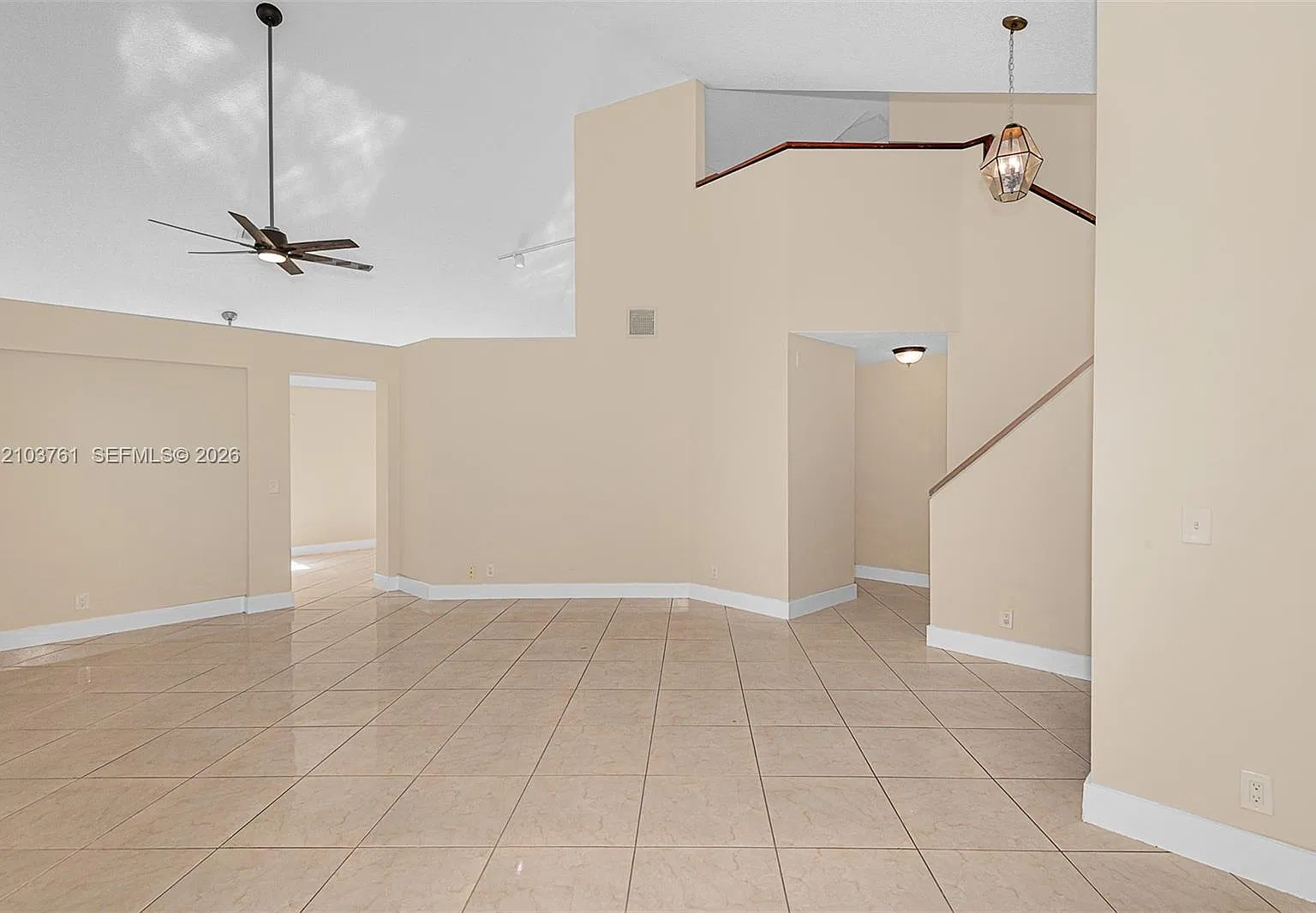 Embassy Lakes — Photo 4