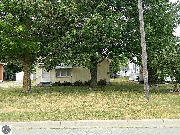 3rd image of 1306 Burch St