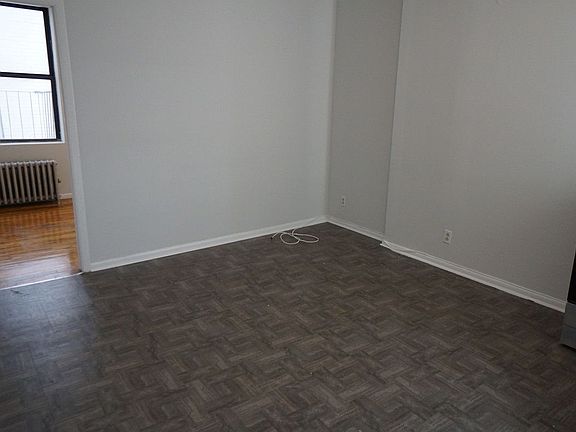 4th image of 26 Thompson St APT 6A