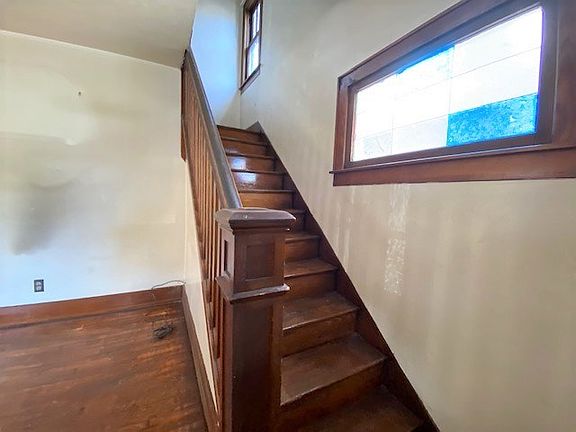 4th image of 5533 Auburn Ave