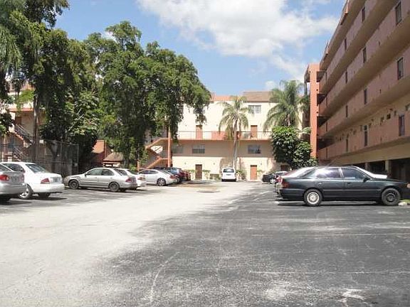 5th image of 7541 NW 16th St APT 1303