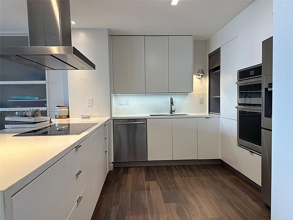 5th image of 251 Crandon Blvd APT 931
