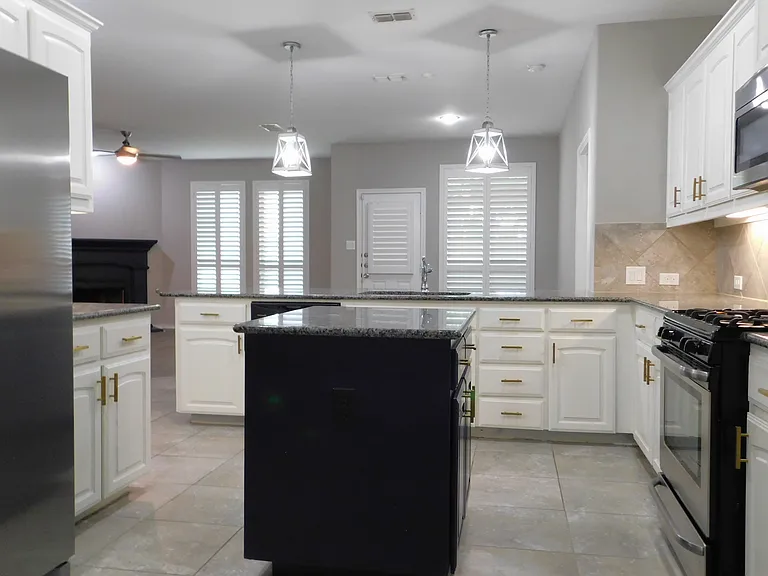 2401 Windhaven Dr — Photo 12
