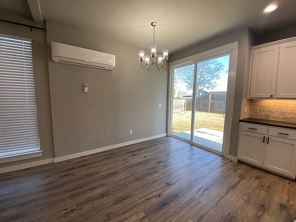 5th image of 303 S Atoka Ave