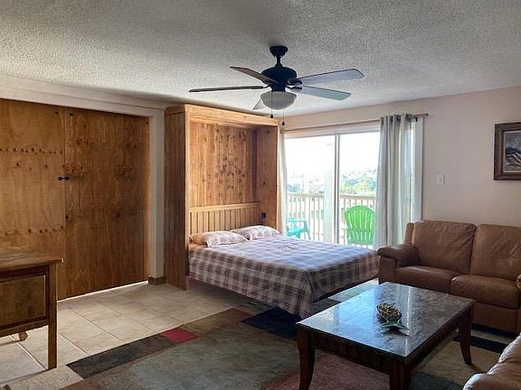 3rd image of 6201 Padre Blvd