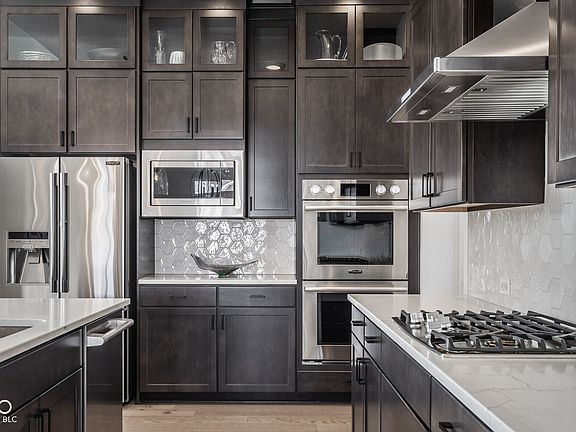5th image of 1225 Amberley Way