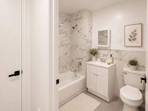 5th image of 2828 University Ave #203
