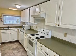 2 Stimpson St #1, Middletown, RI 02842