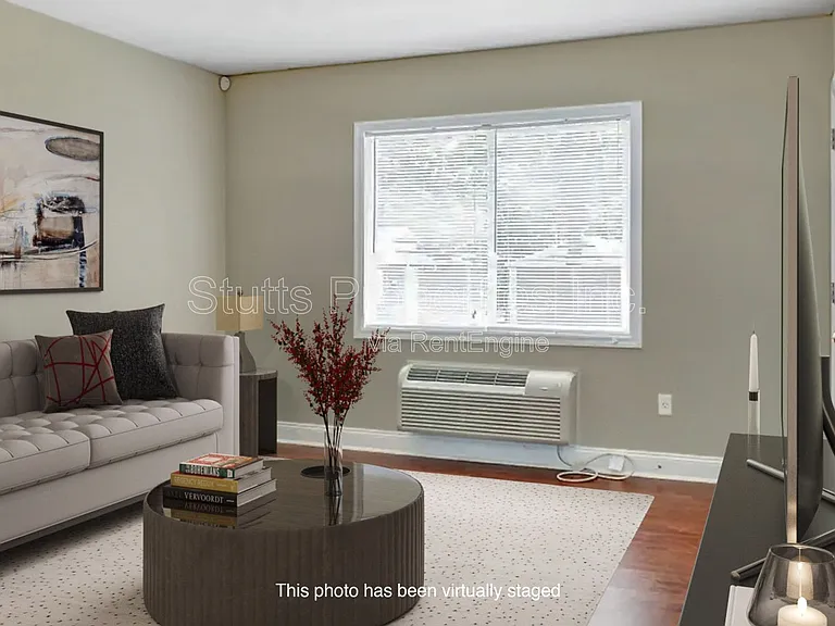 1246 Graham Ave #26 — Photo 1