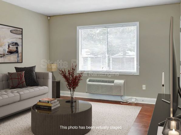 1246 Graham Ave #18