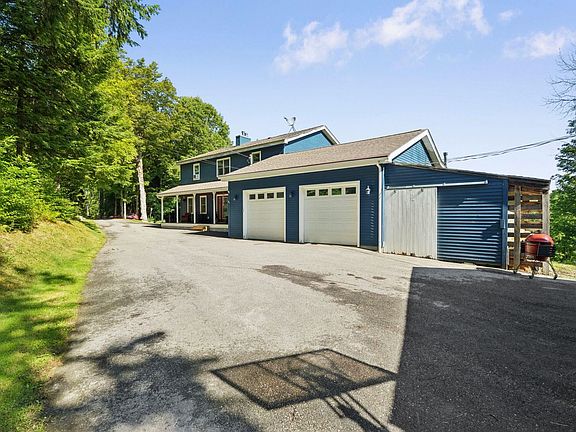 3rd image of 25 Bear Hollow Road