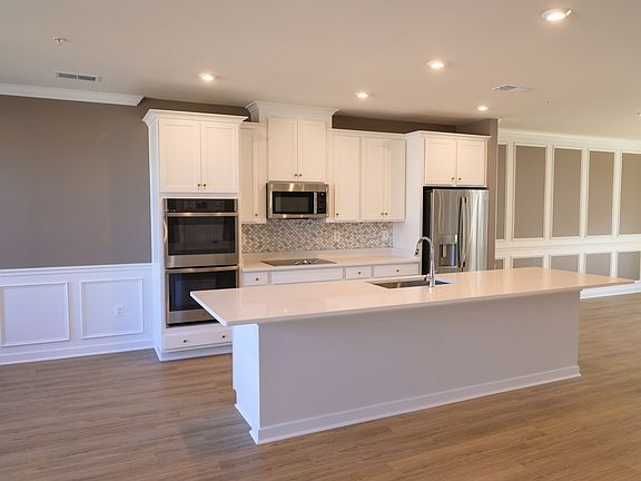 4th image of 1104B Dabney Dr #1104B
