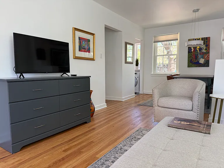 114 W Booth St — Photo 5