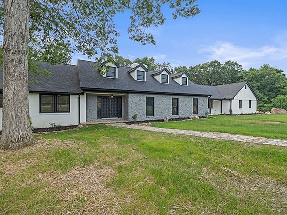 5th image of 351 Mountain Top Ln