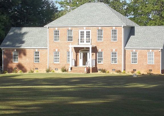 5th image of 627 Alexander Dr