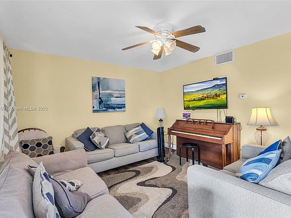 3rd image of 10706 La Placida Dr #6-2