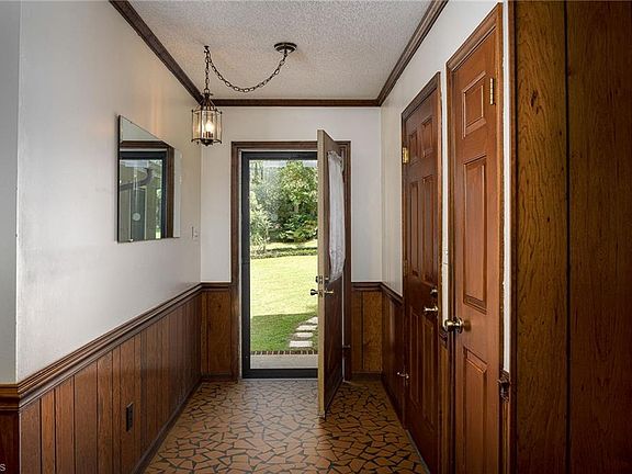 2nd image of 2103 Leona Dr