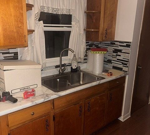 3rd image of 1600 Difford Dr