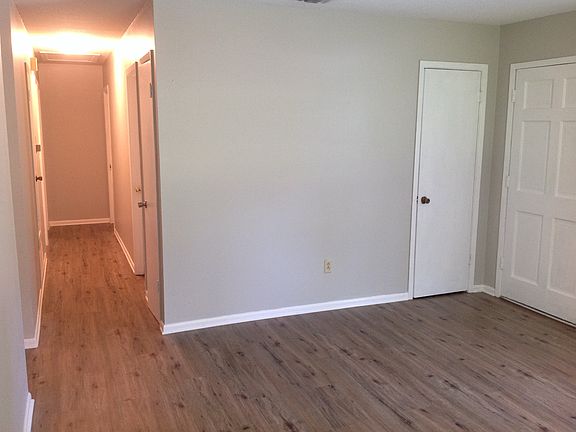 3rd image of 2065 Marion Dr S