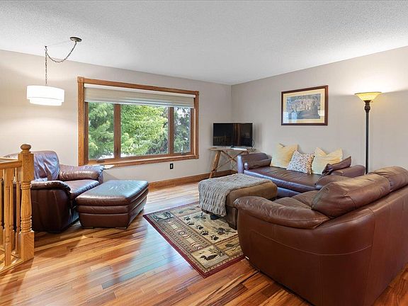 5th image of 38288 Hillshire Ave