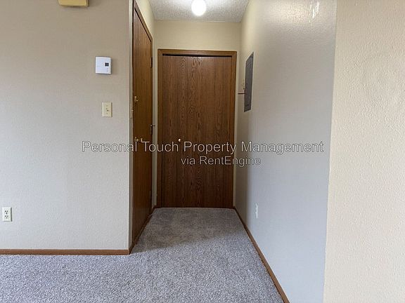 4th image of 905 19th St SW #5