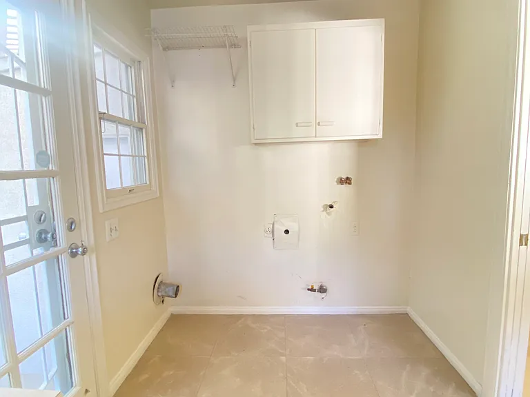 1444 N Mountain Ave — Photo 9