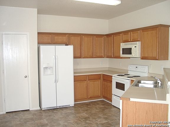 3rd image of 4113 Saint Charles Bay