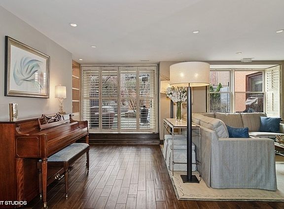 4th image of 1660 N Hudson Ave APT 1D