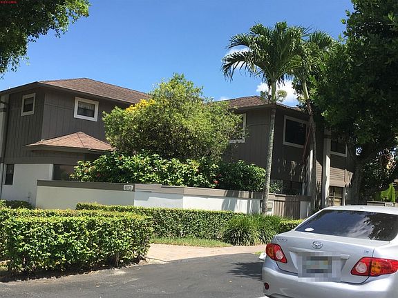 3rd image of 9852 NW 52nd Ter