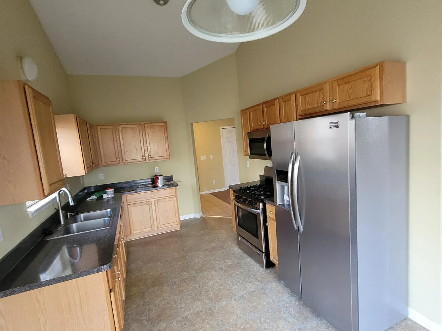2 bed, 1300 sqft, $1,999 — Photo 3